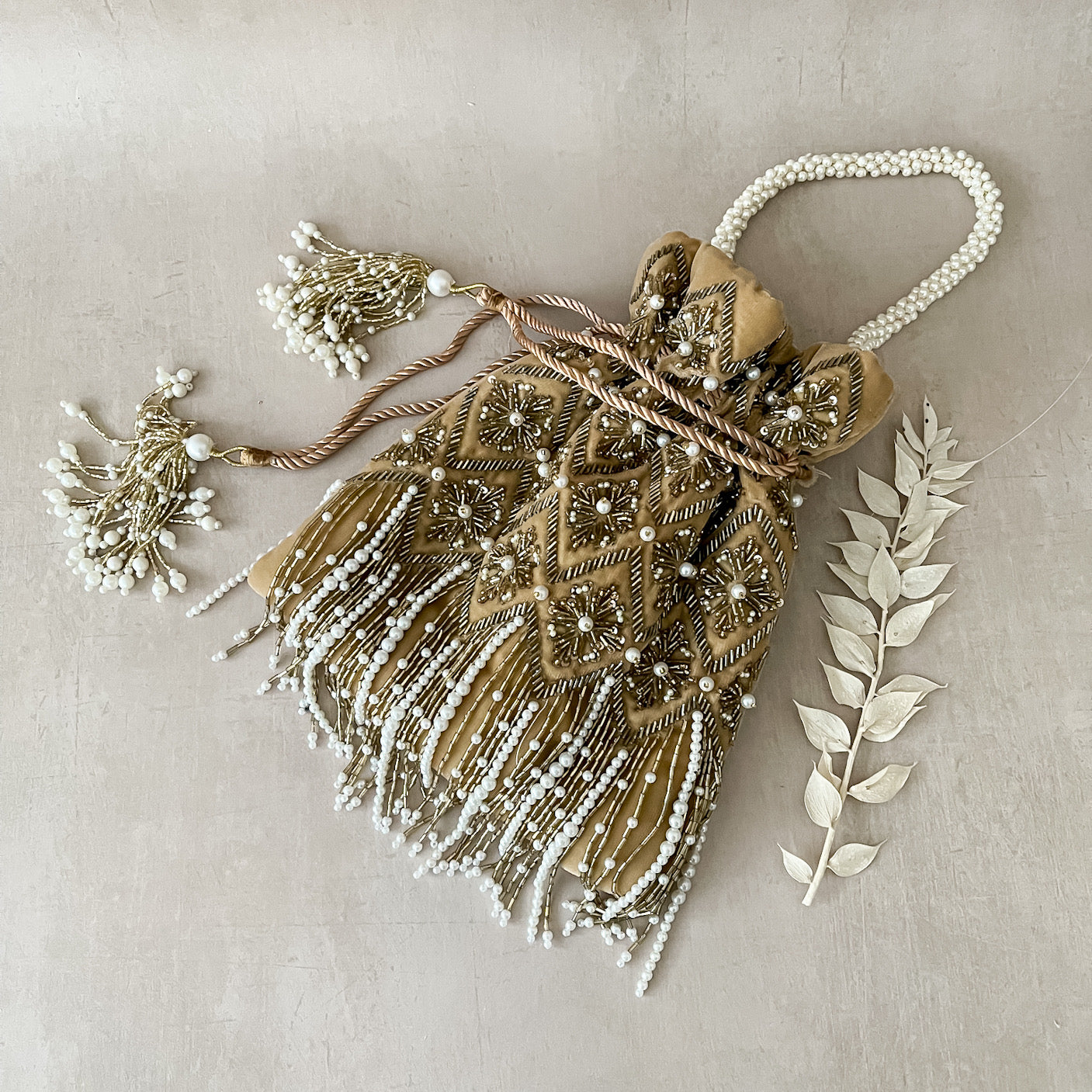 Kiara Potli (Deep Gold)