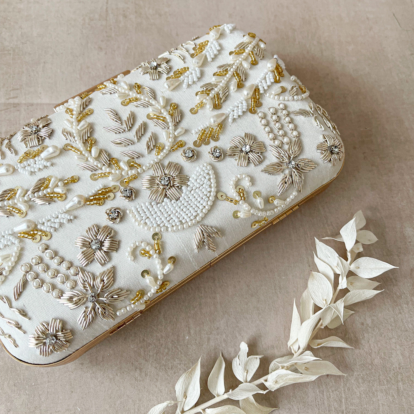Lilia Clutch