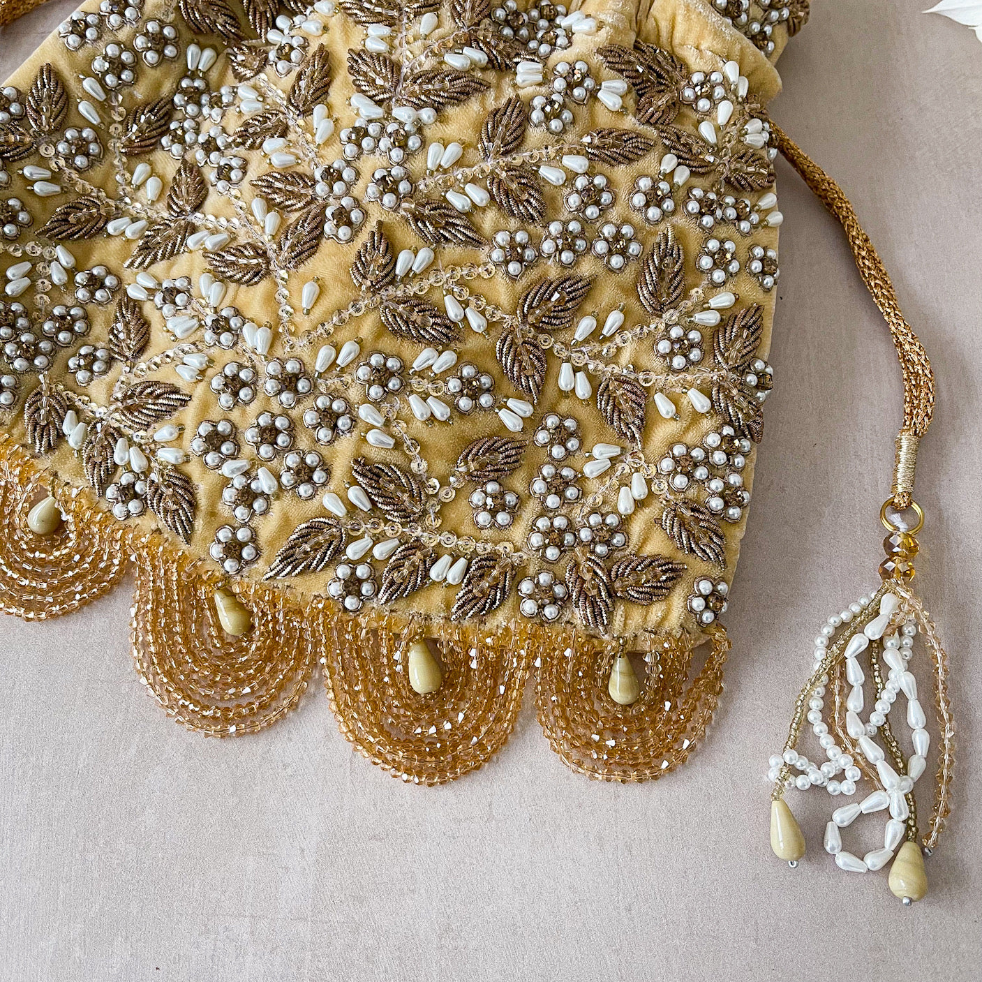 Kiya (Deep Gold)