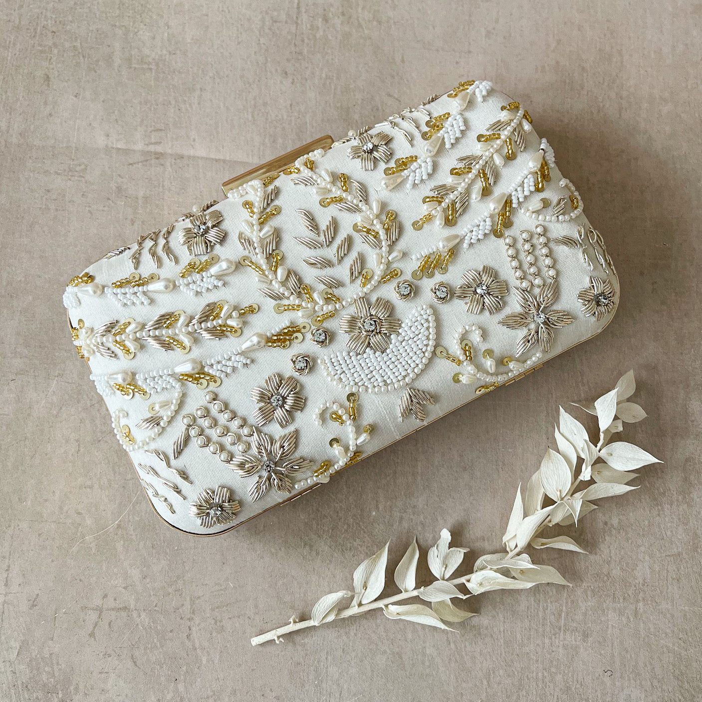 Lilia Clutch