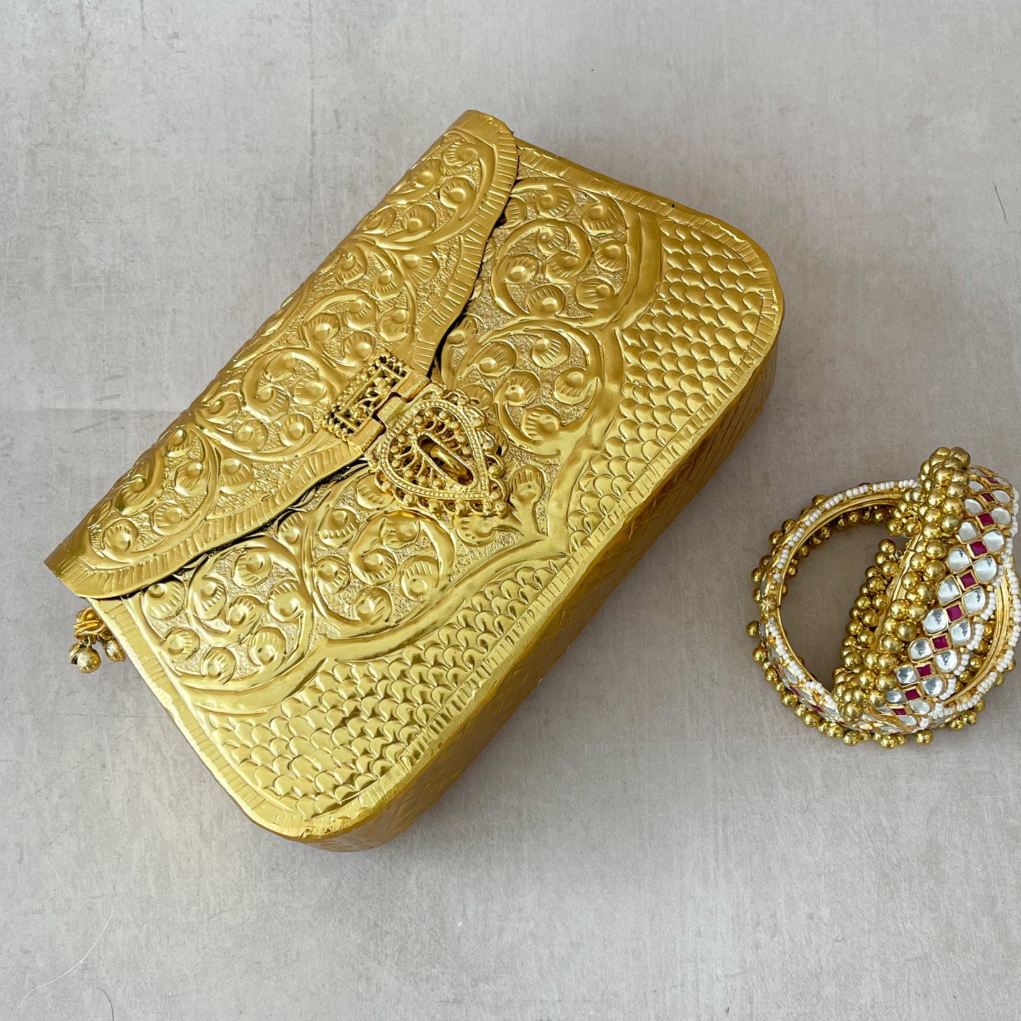 Vintage (Gold)