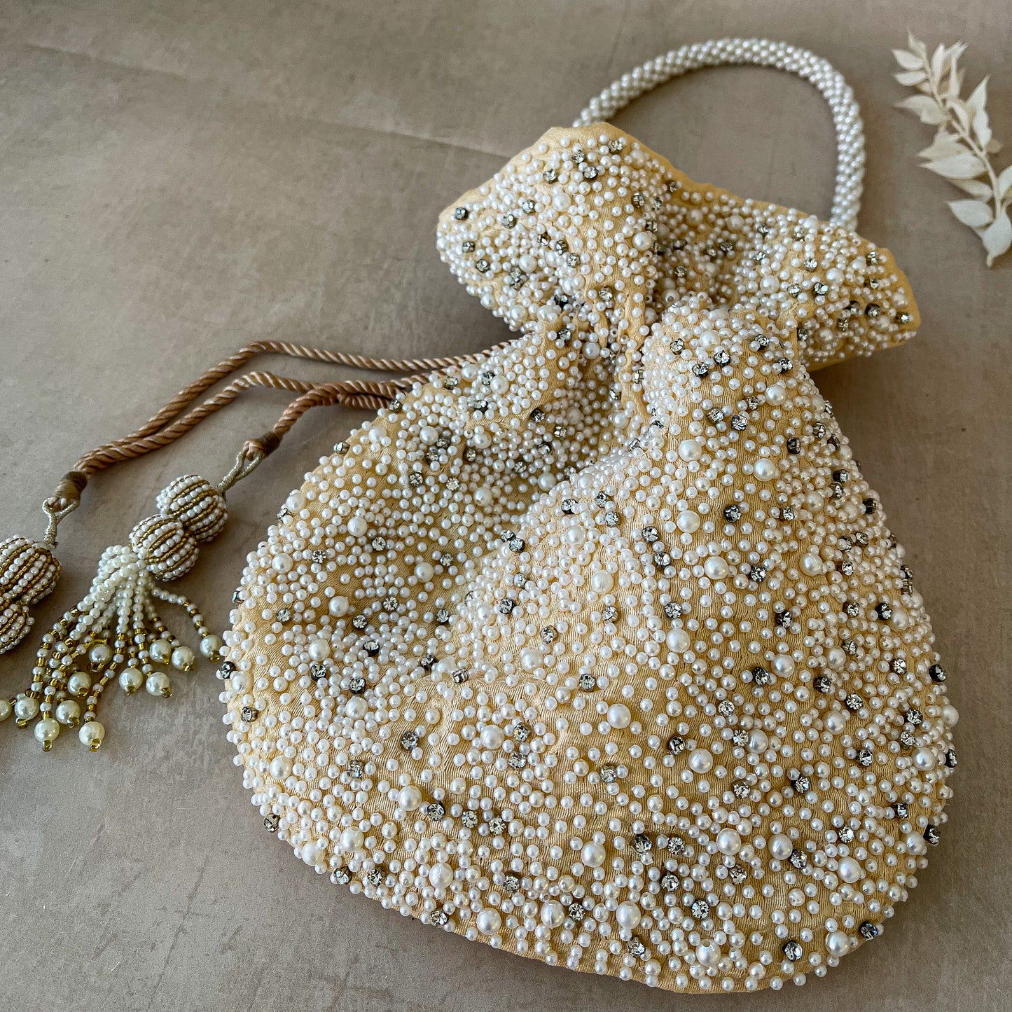 Dove (Gold)