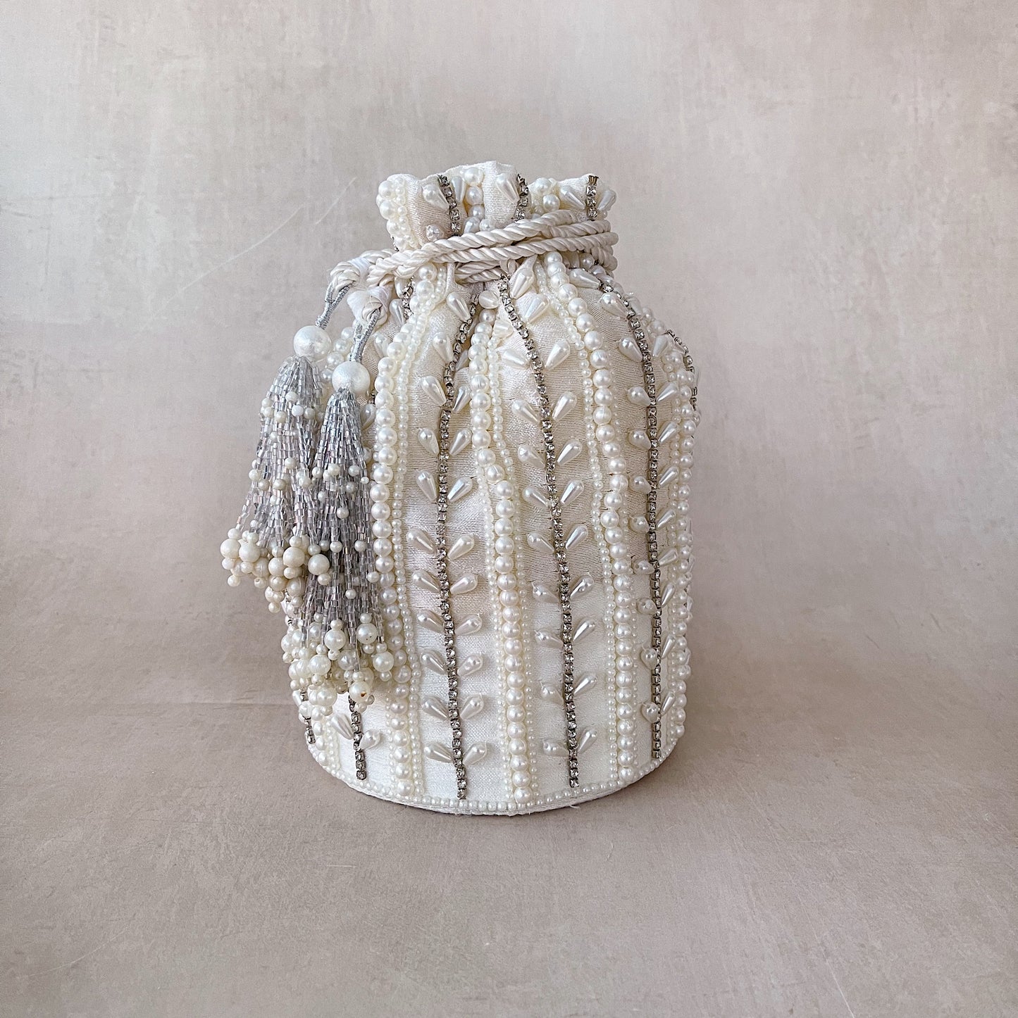 Pearl Vines (White)