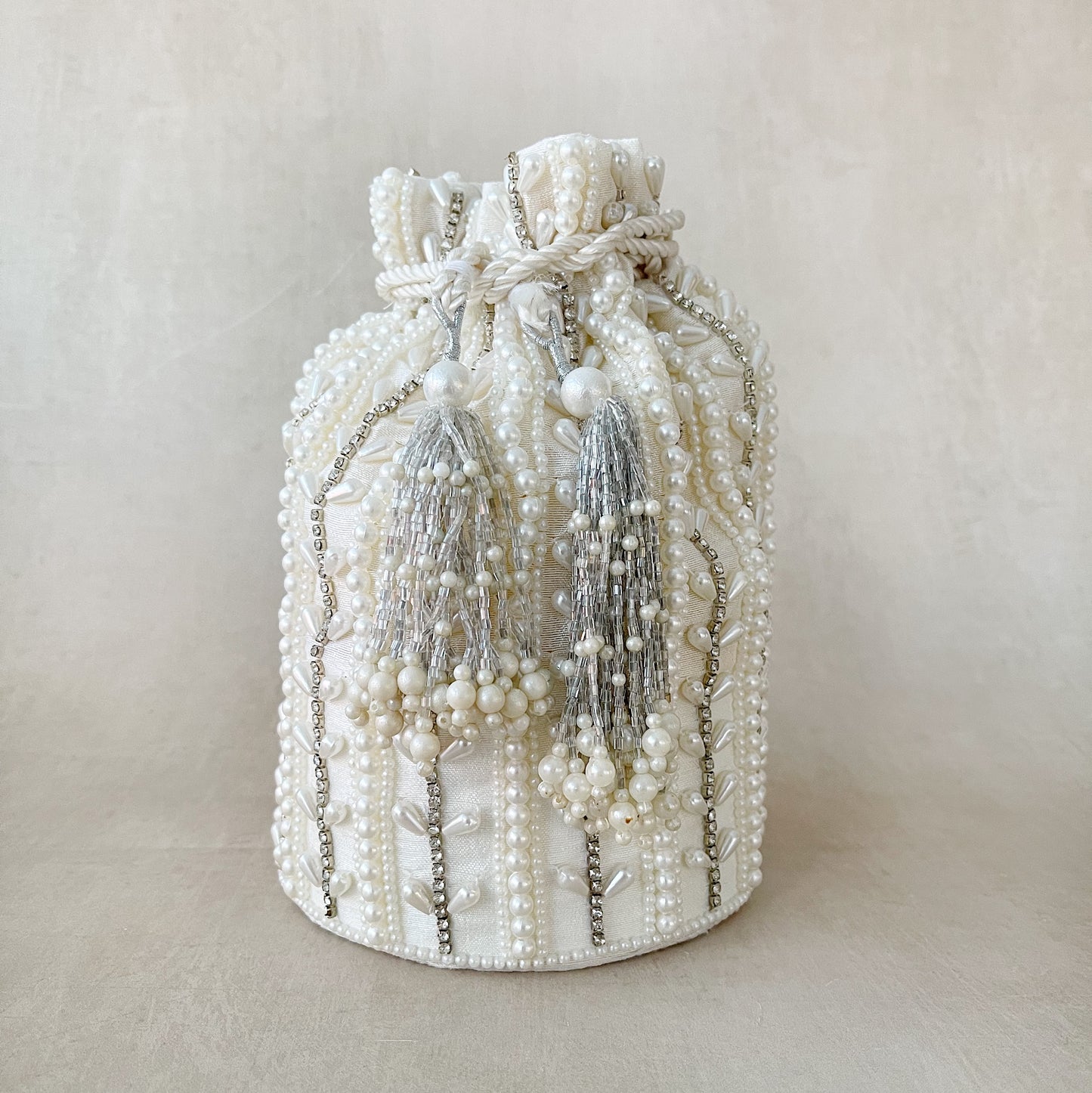 Pearl Vines (White)