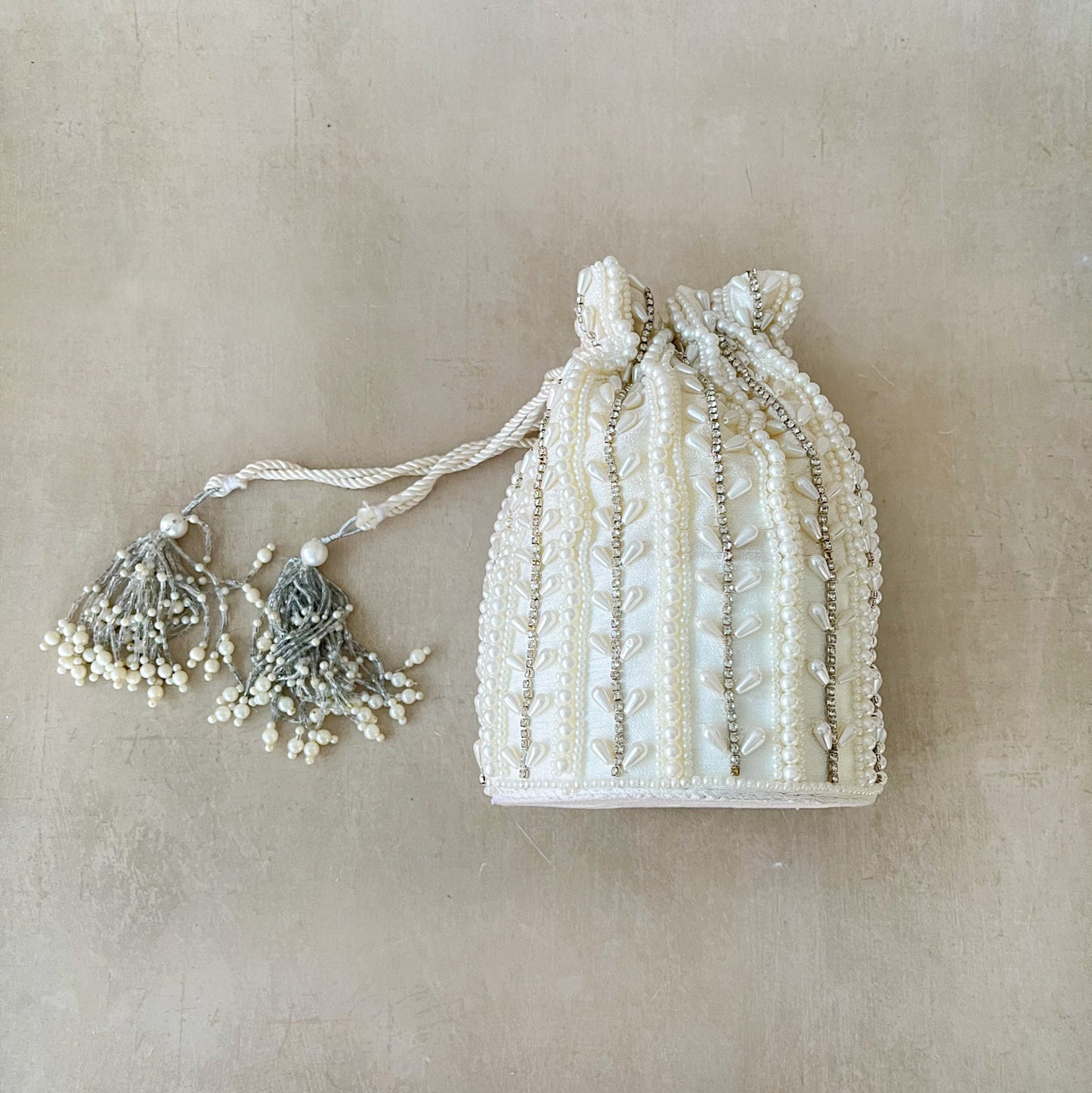 Pearl Vines (White)