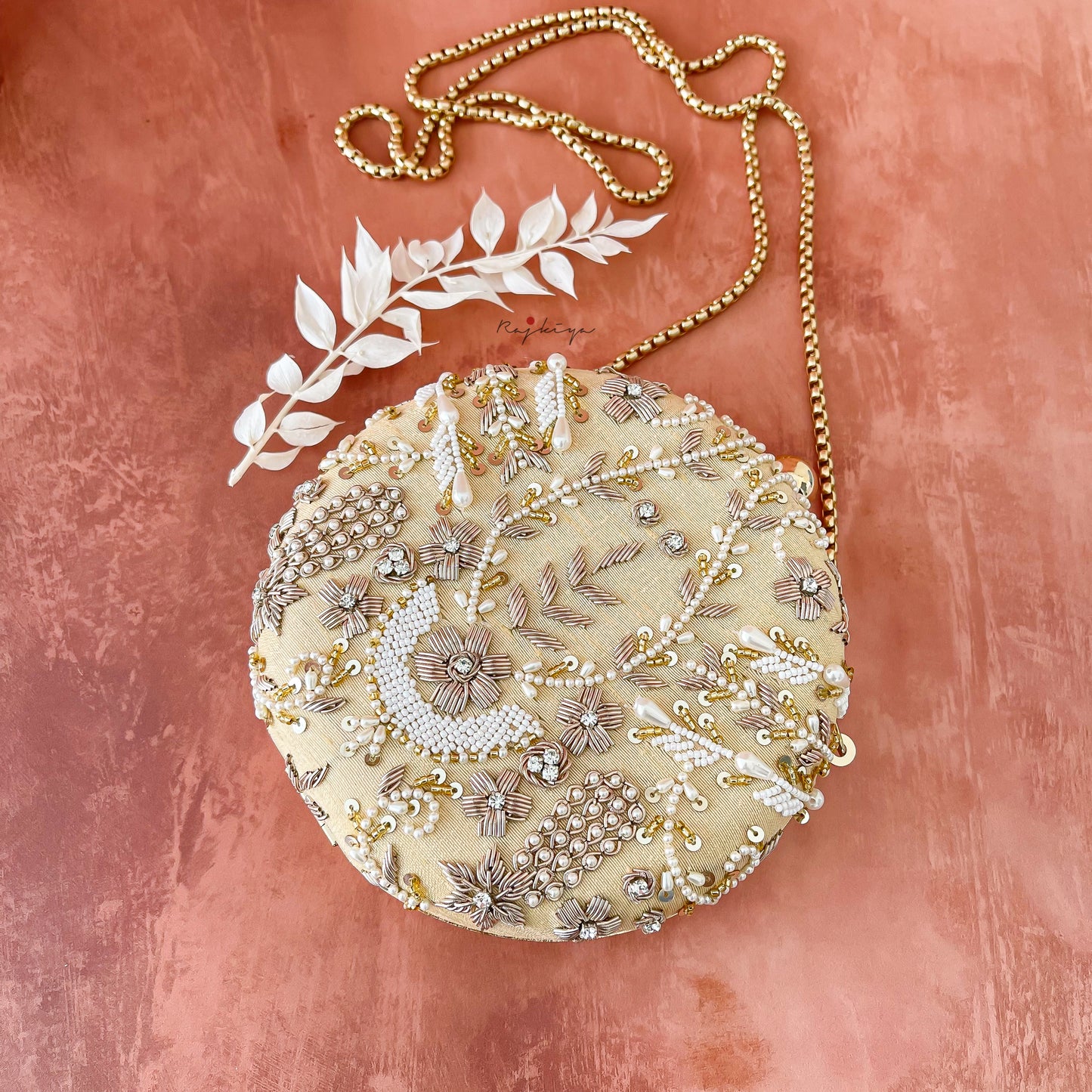 Lilia Minaudière (Light Gold)