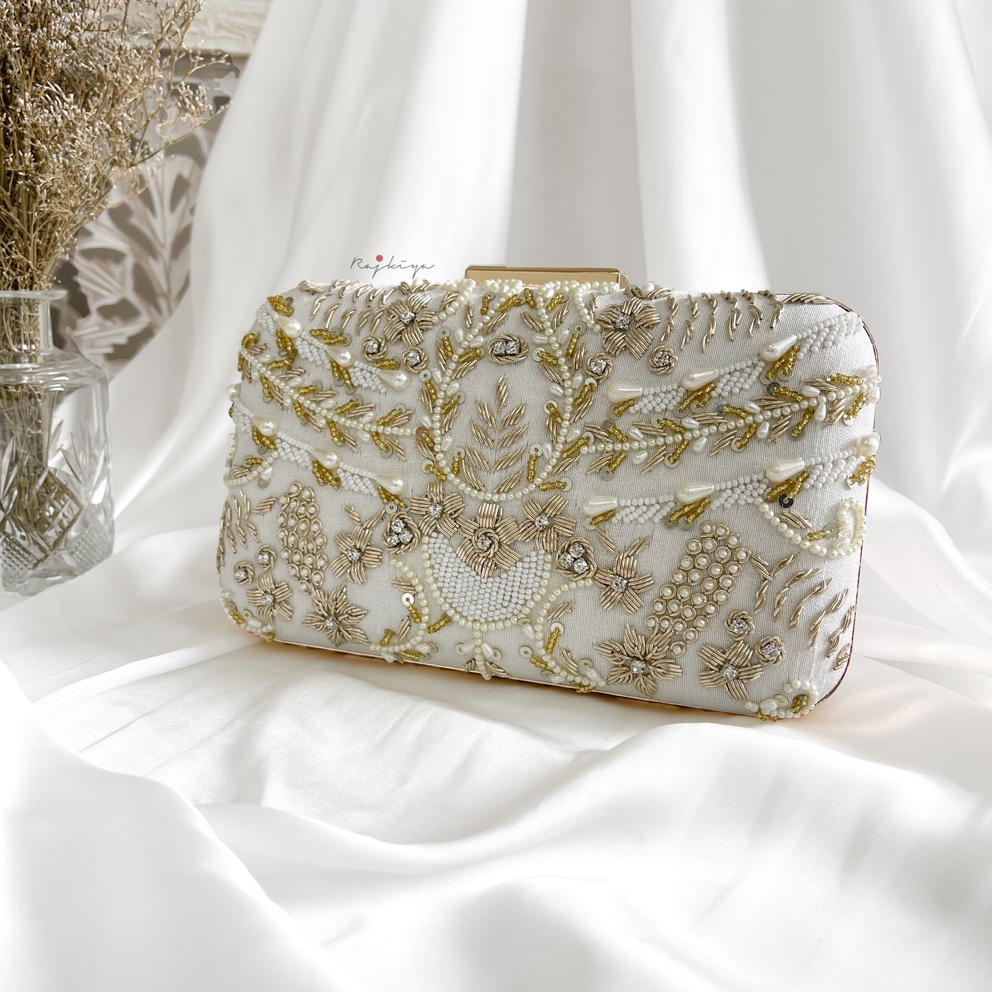 Lilia Clutch