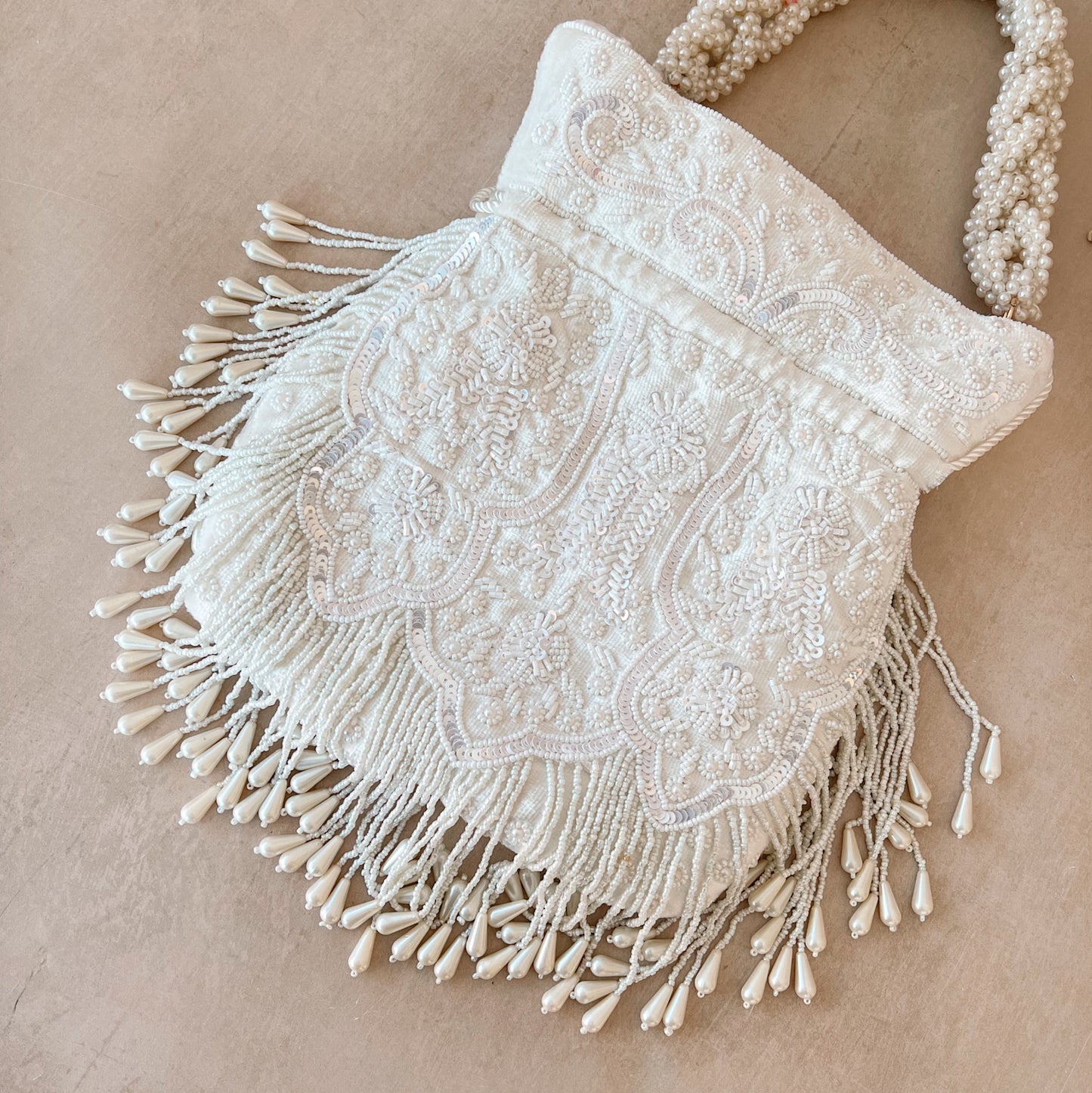 Dina (White)