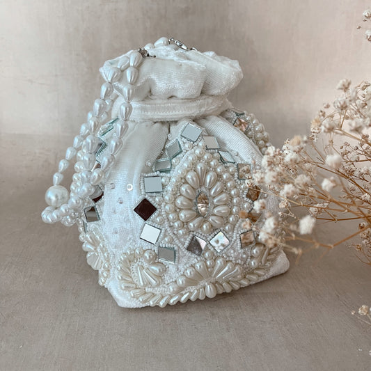 Latifa (White)
