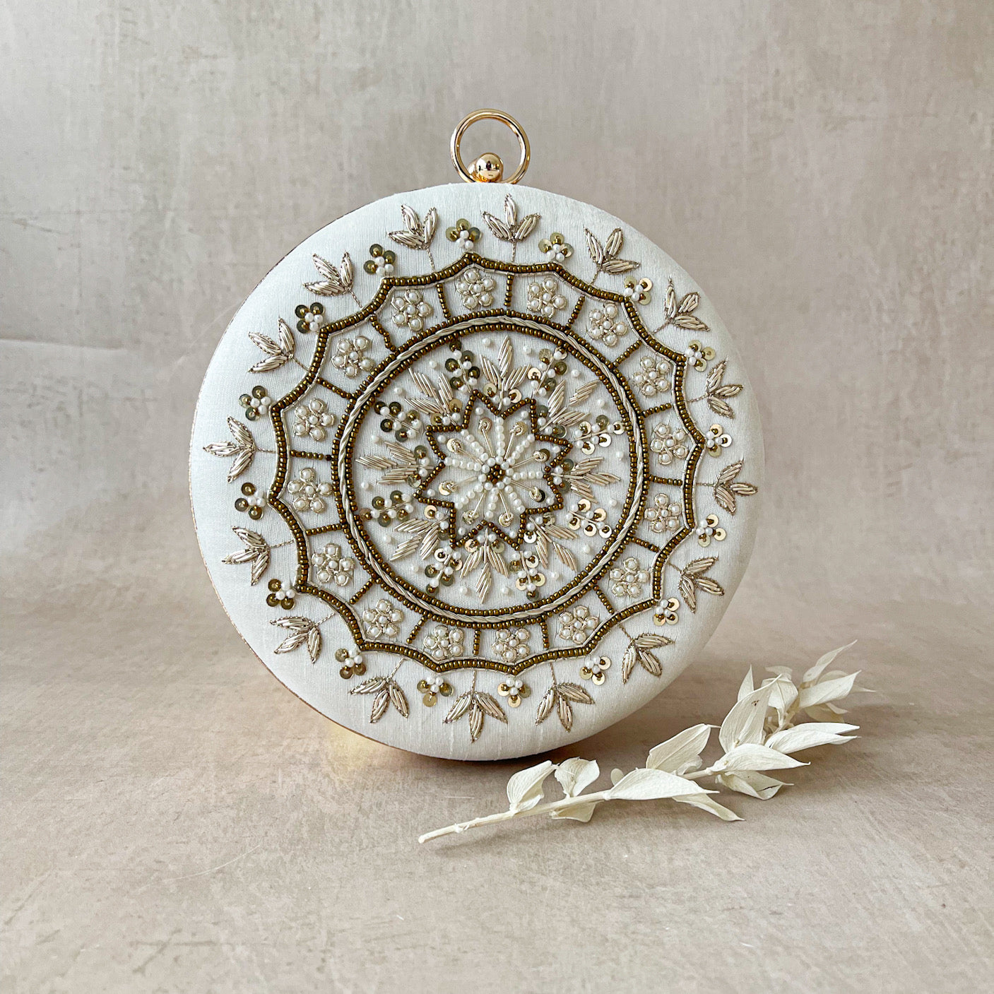 Virala White (Circle)