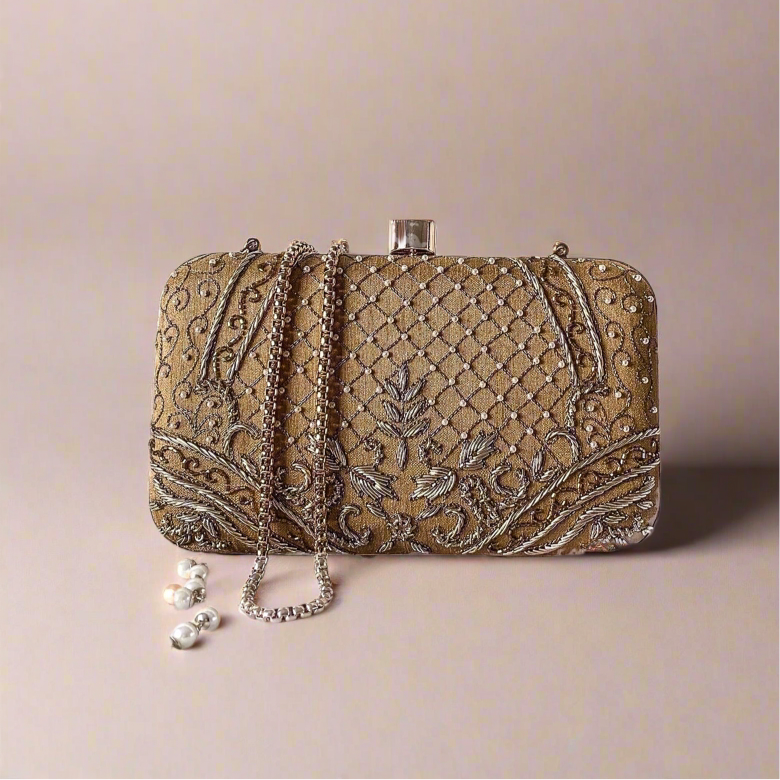 Adorn (Antique)