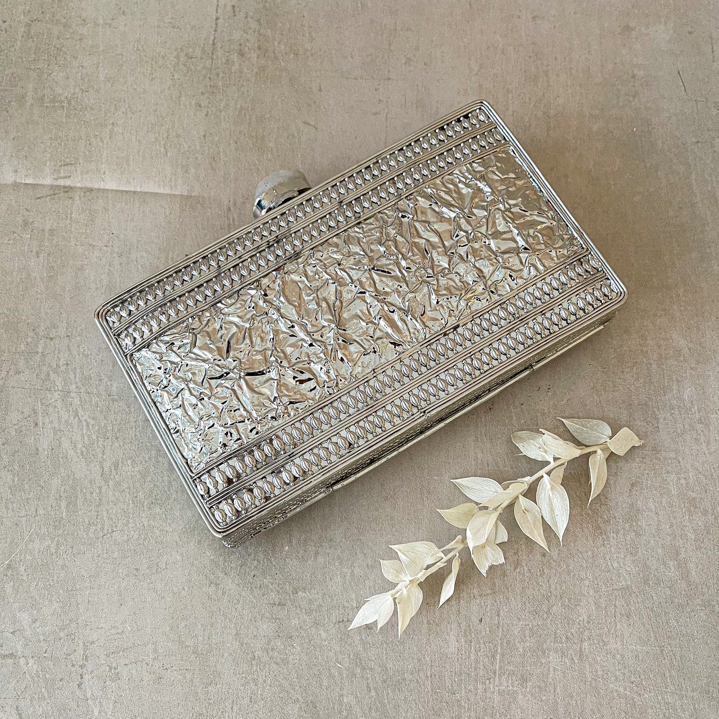 Chantilly Silver