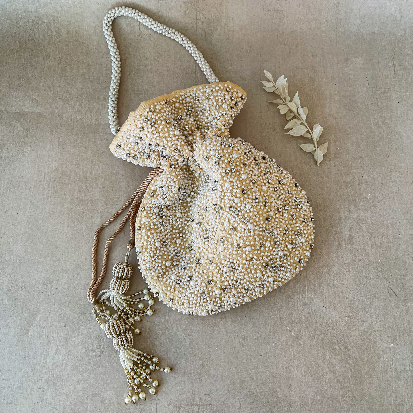 Dove (Gold)