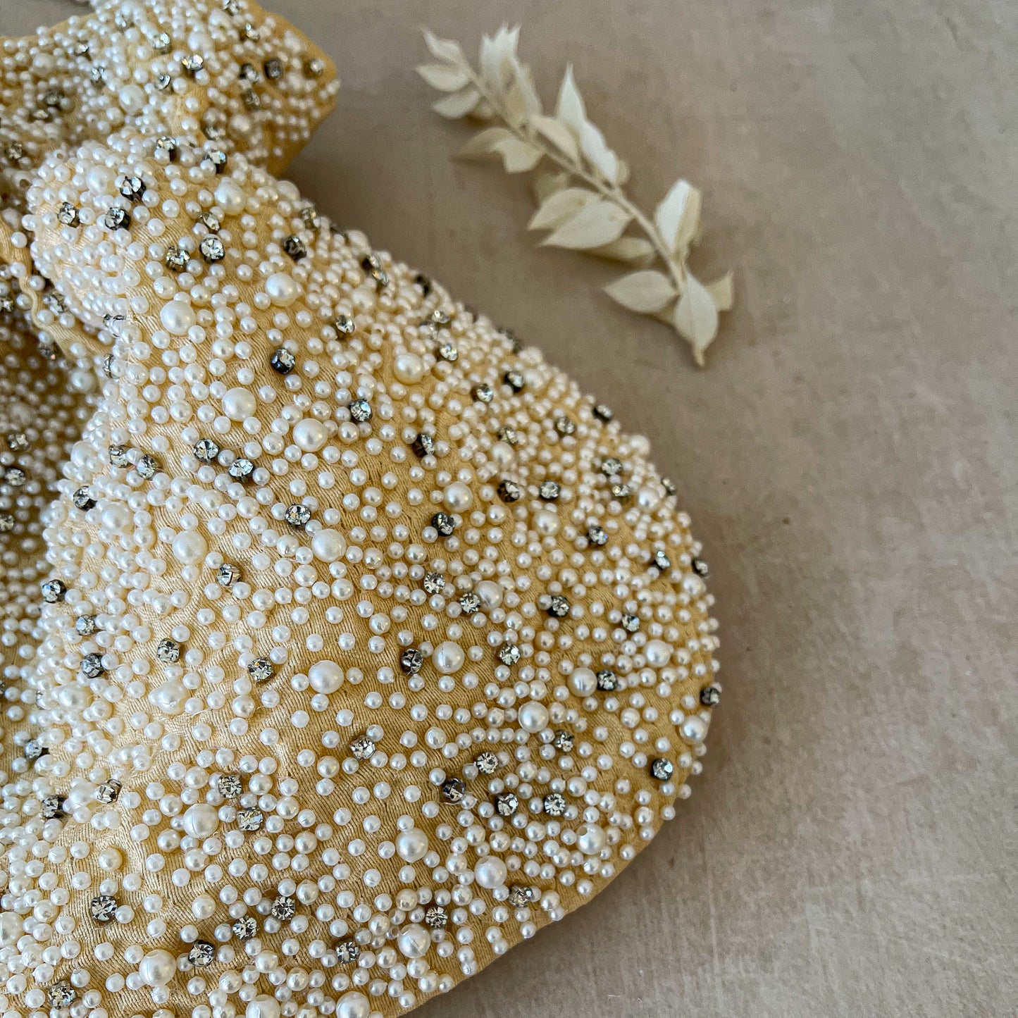 Dove (Gold)