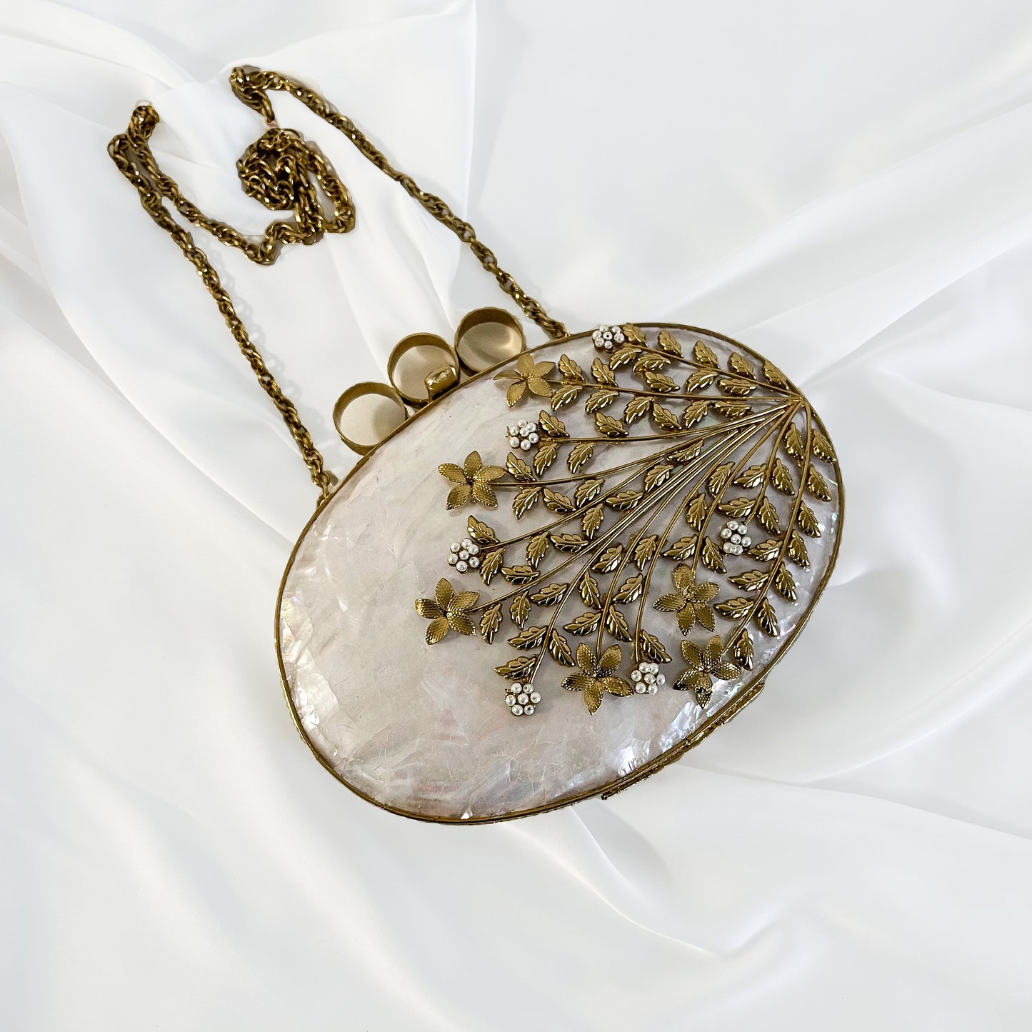 Liza (Oval)