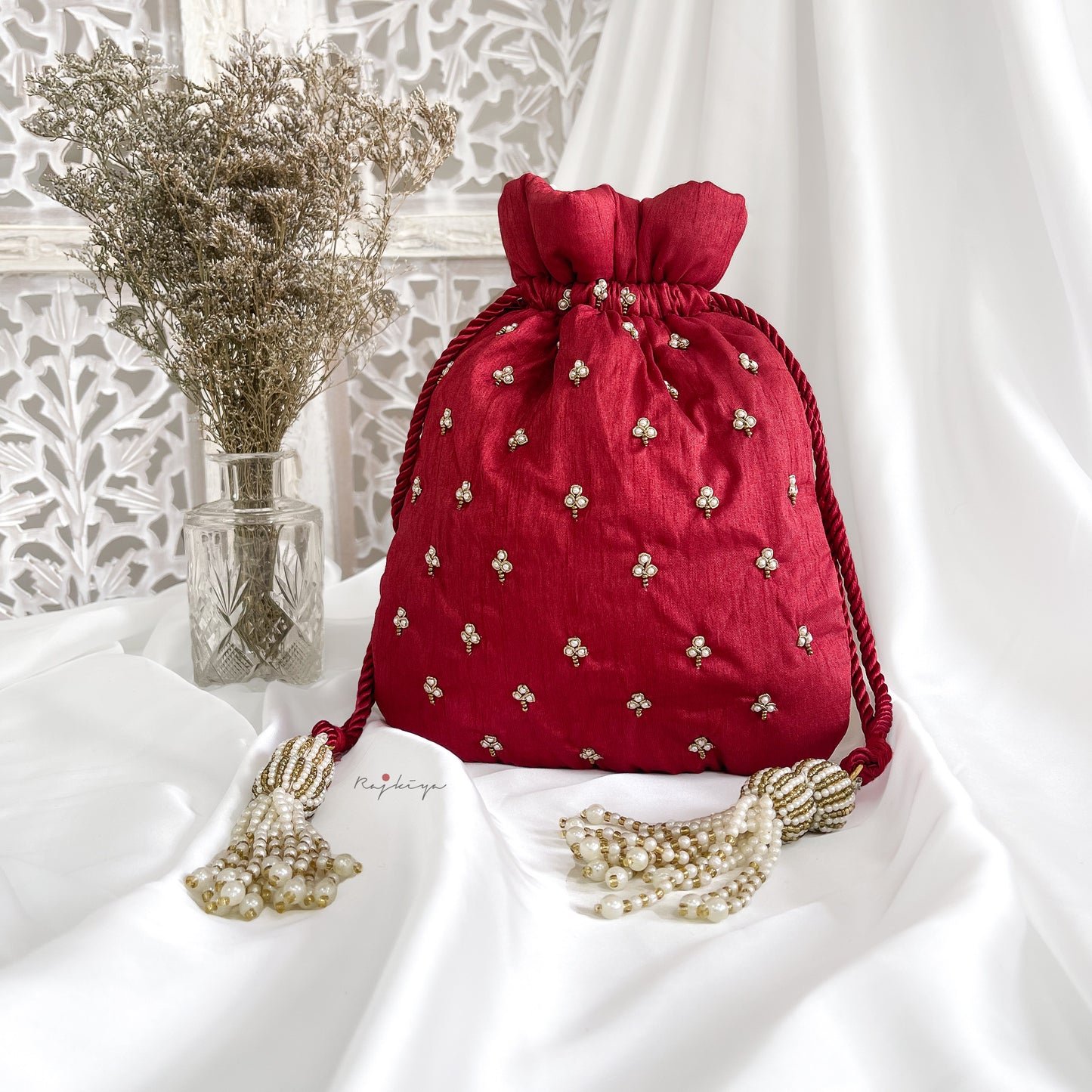 Motif (Deep Red)