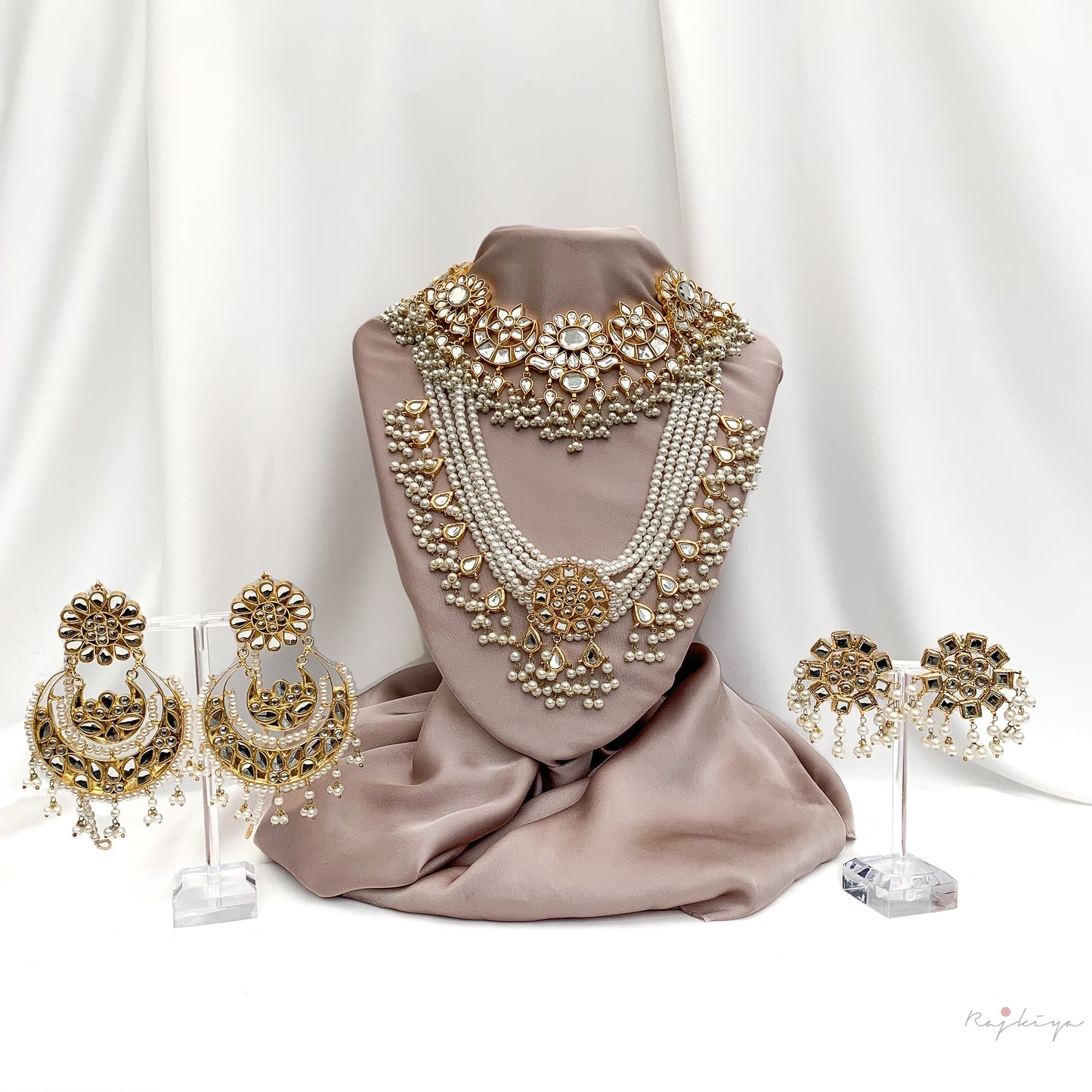 Zaya Necklace Set