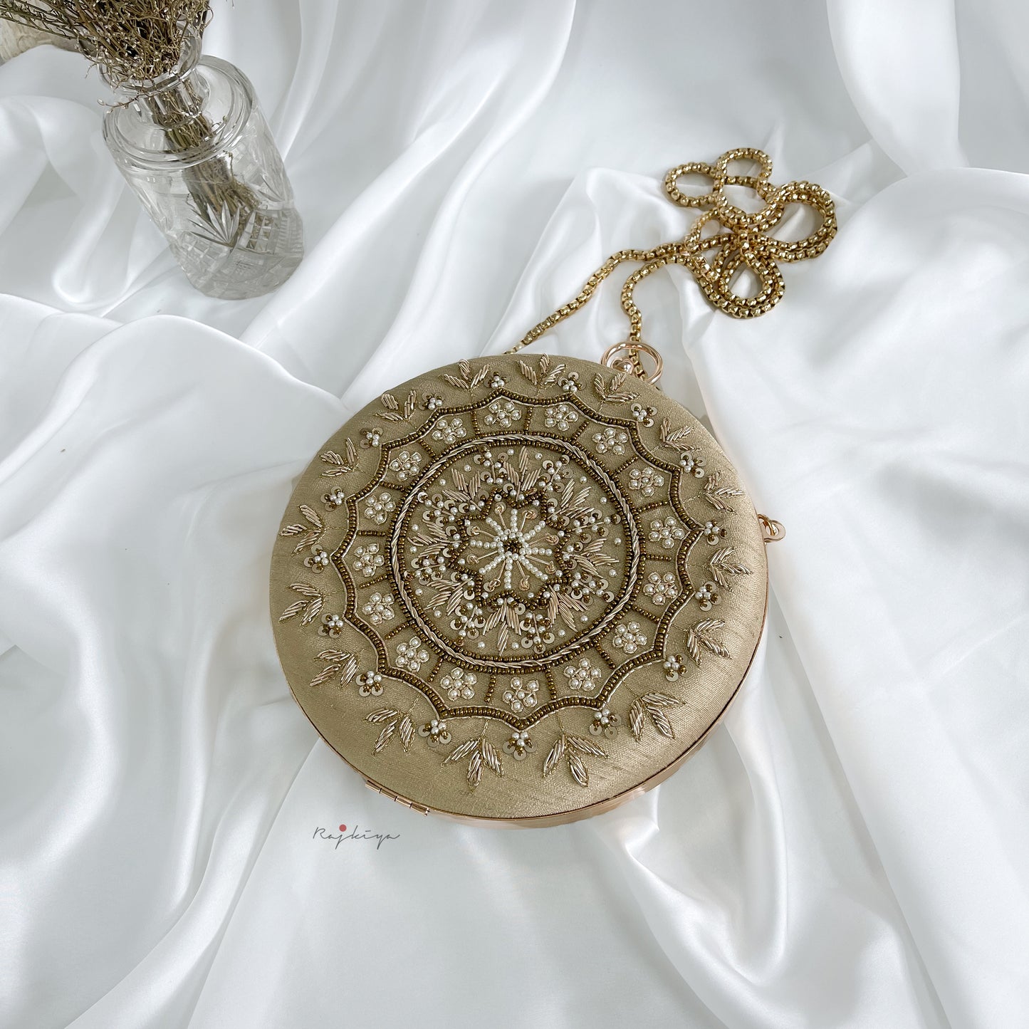 Virala  (Light Gold)