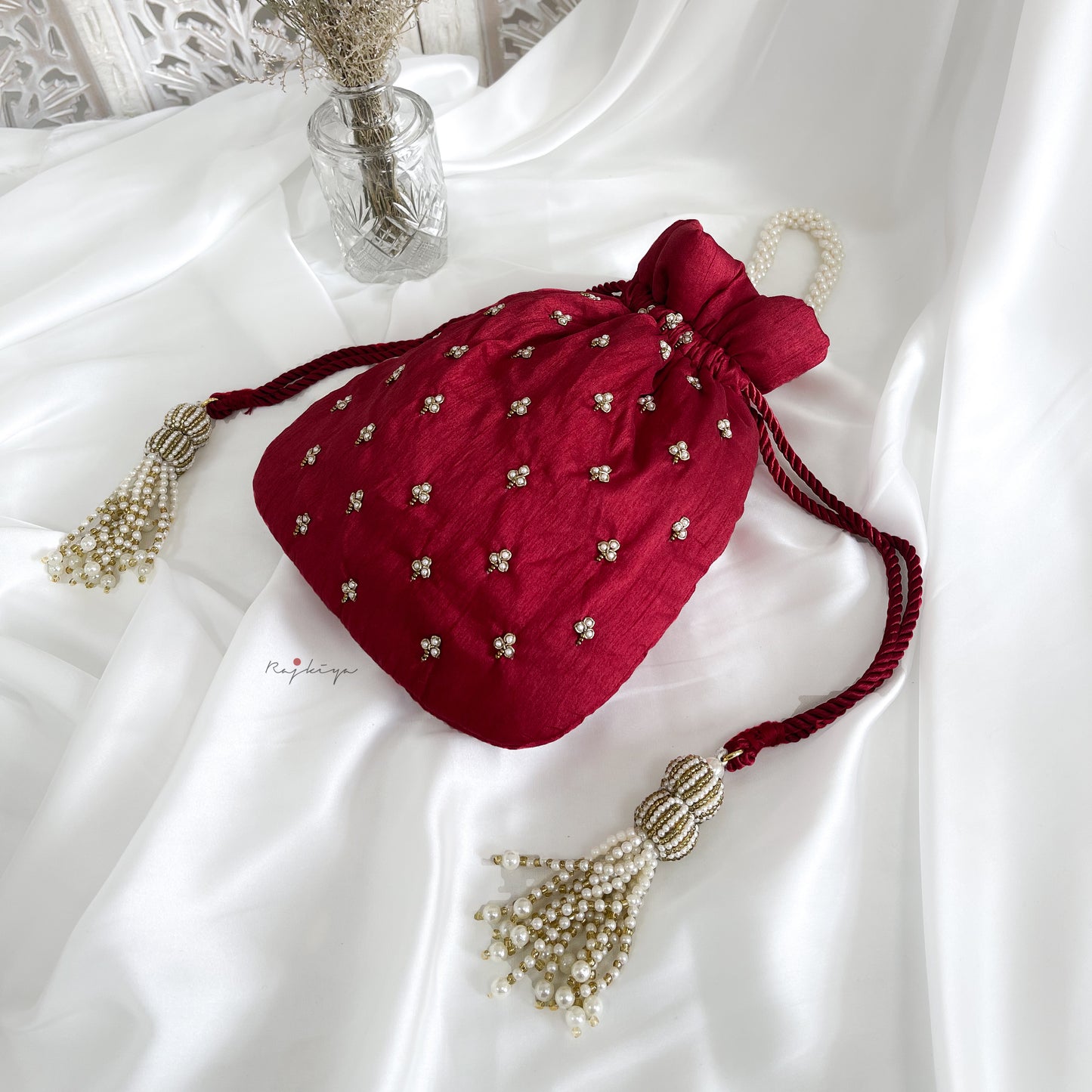 Motif (Deep Red)