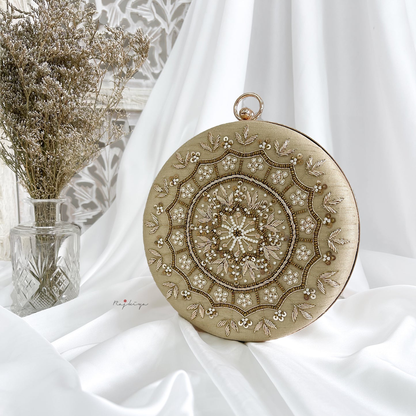 Virala  (Light Gold)