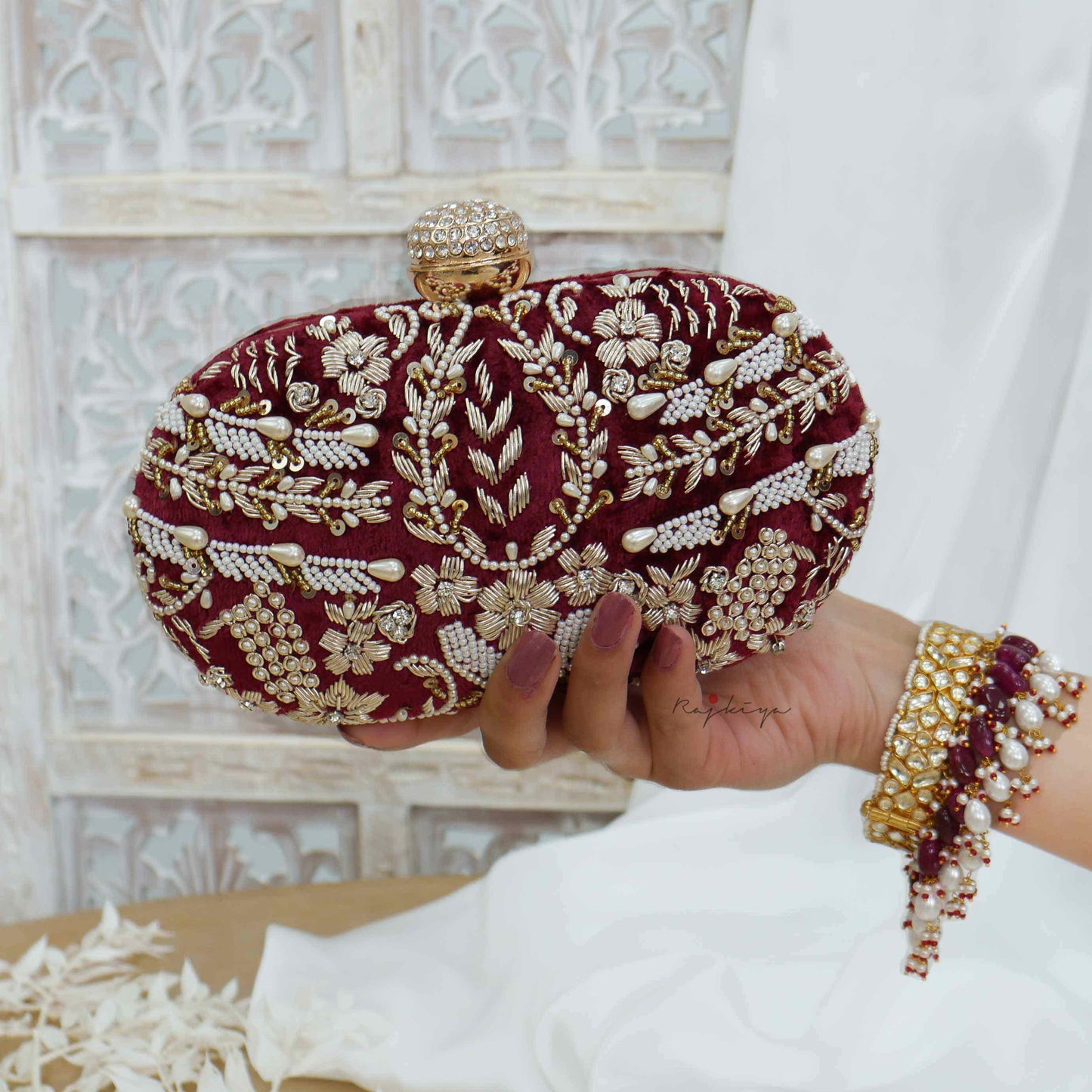 Lilia Capsule (Maroon)