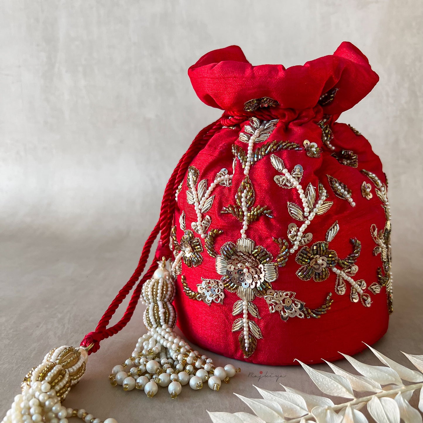 Golden Vines (Red)