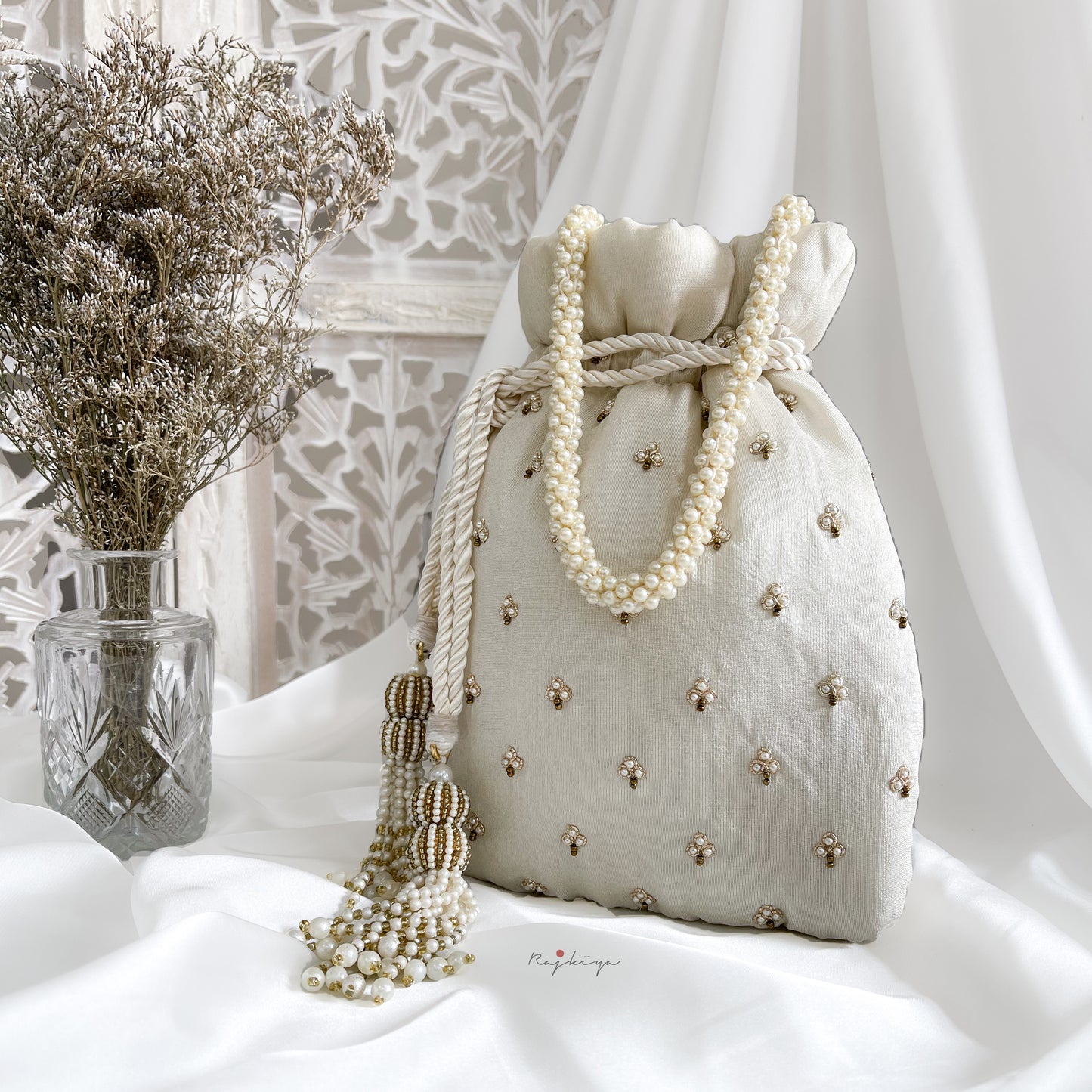 Motif Potli (Off White)