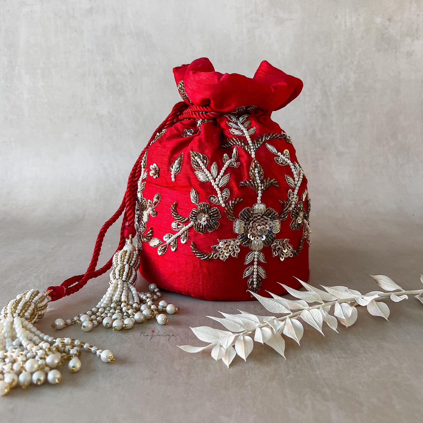 Golden Vines (Red)