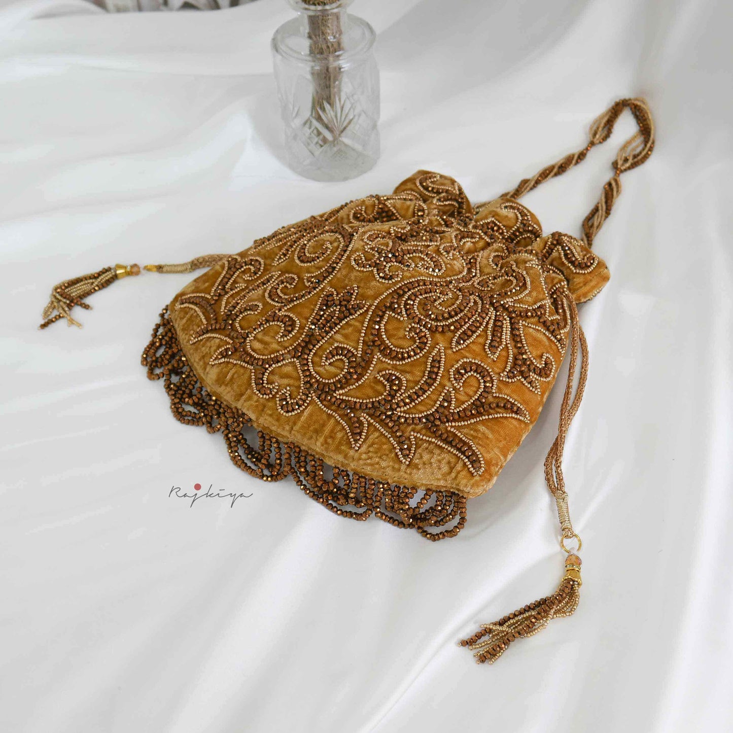 Uma Potli (Bronze)