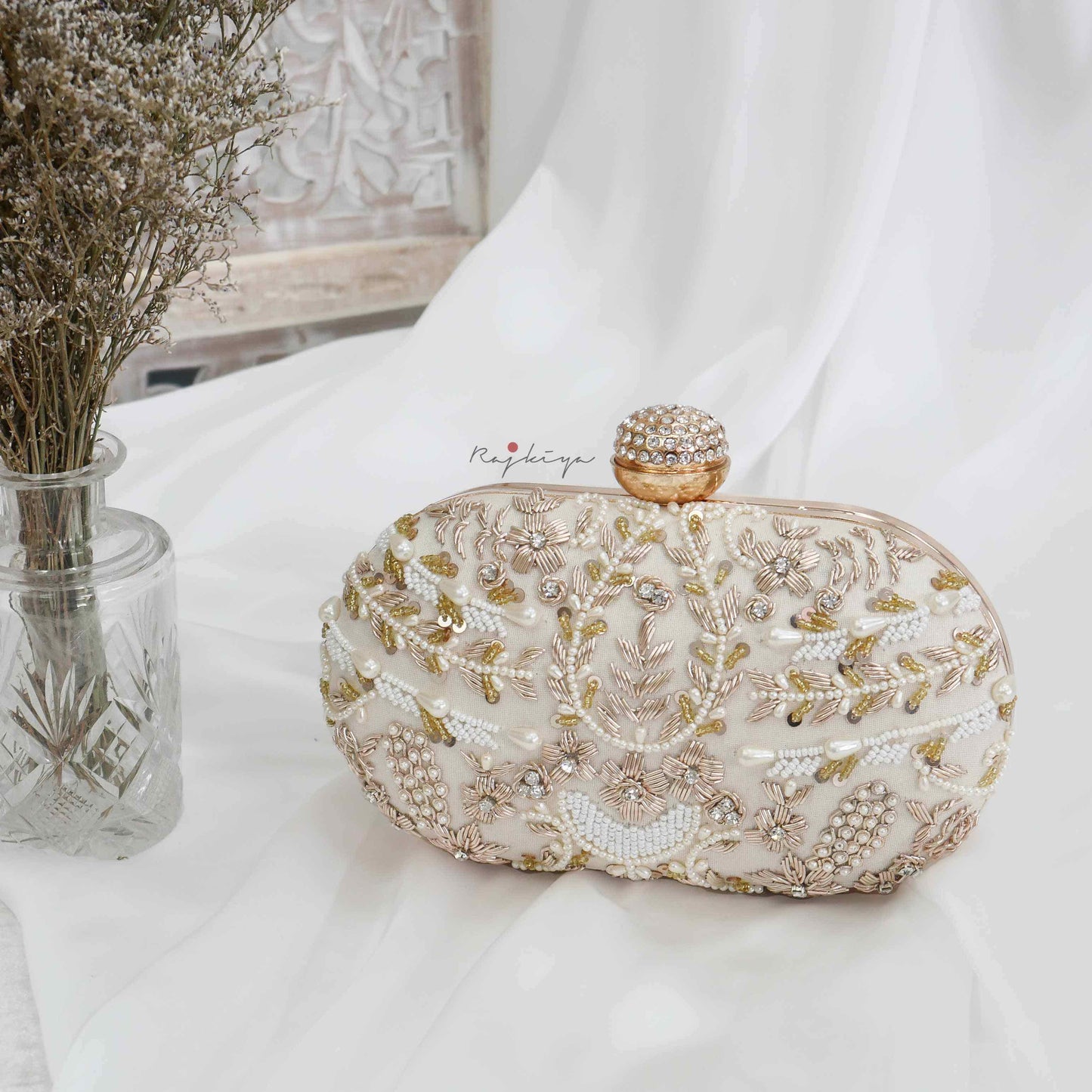 Lilia Capsule