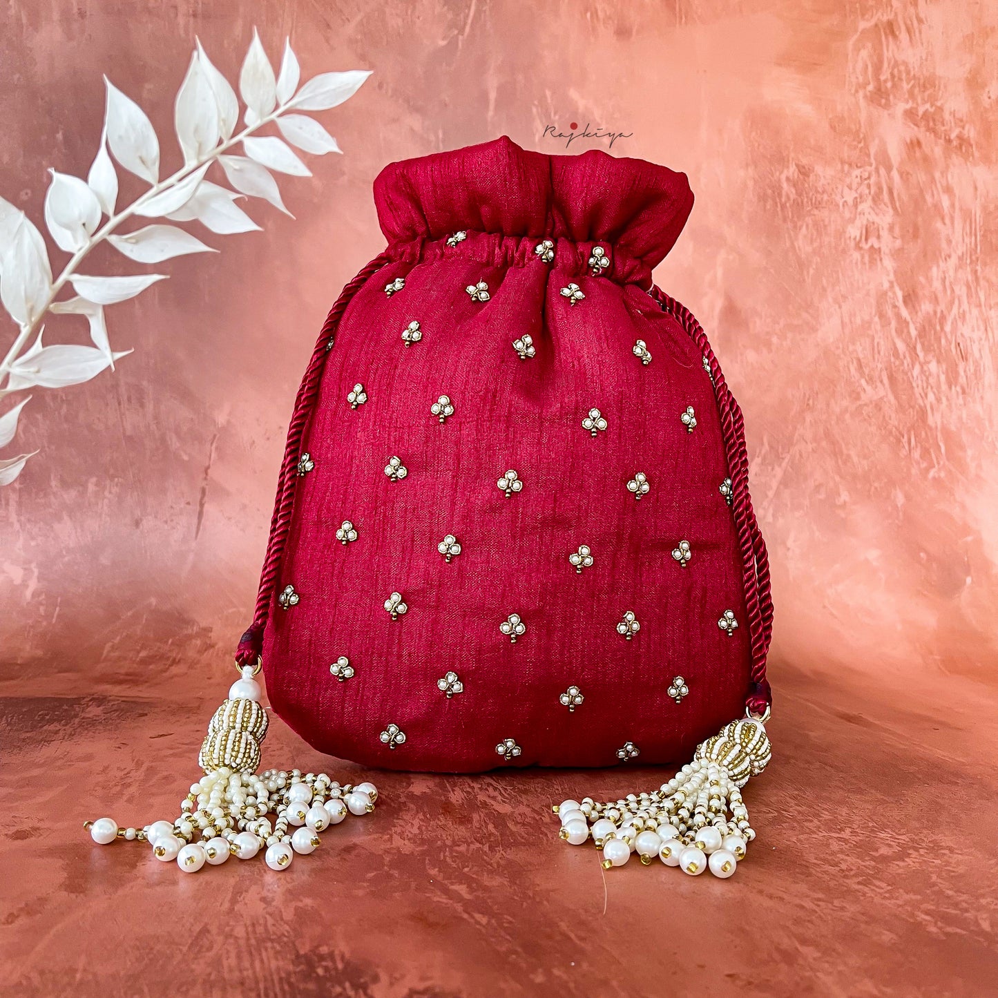 Motif (Deep Red)